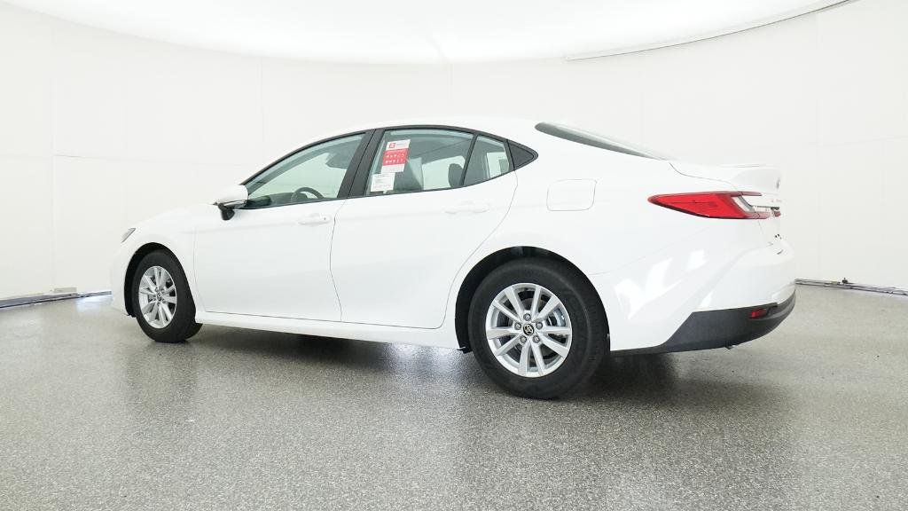 2025 Toyota Camry LE 24