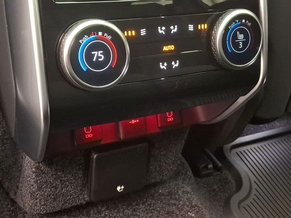 Thumbnail: 2026 Land Rover Range Rover - 7