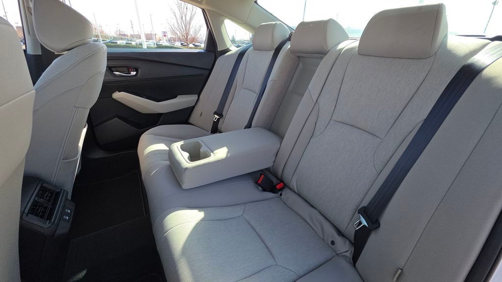 2025 Honda Accord SE - Photo 17