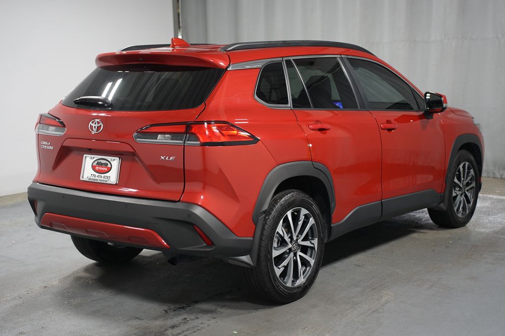 2024 Toyota Corolla Cross XLE 8
