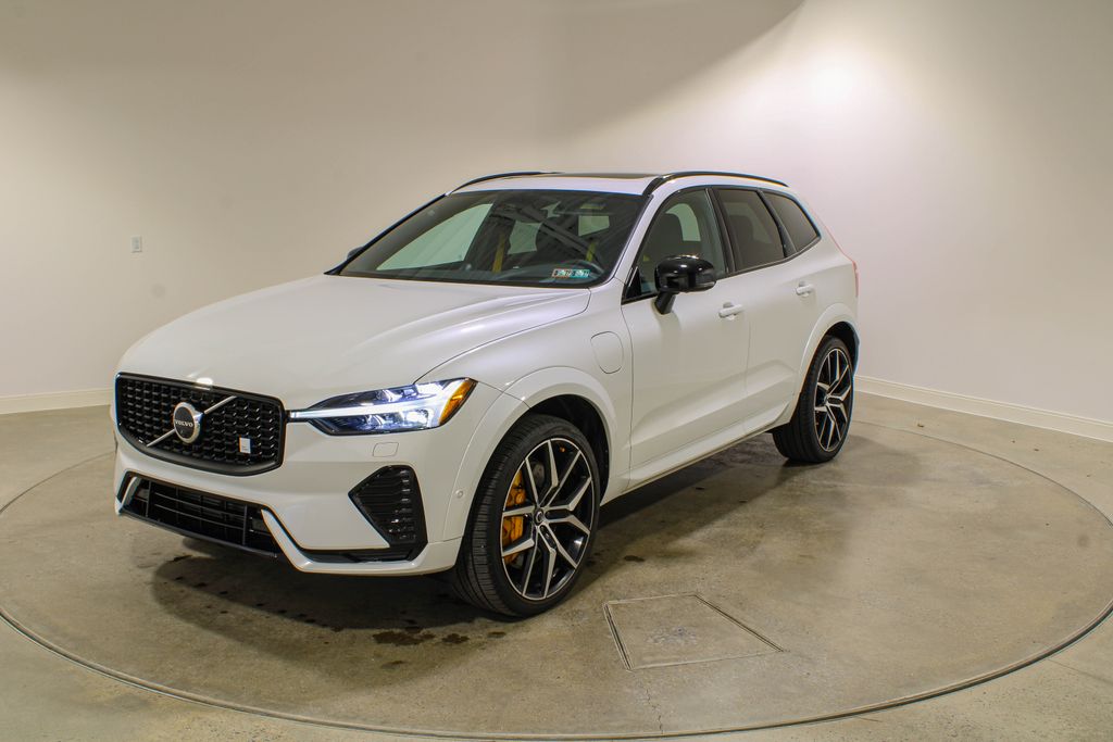 Crystal White Metallic 2023 Volvo XC60 Recharge T8 Polestar Engineered eAWD SUV / Crossover All-Wheel Drive Automatic