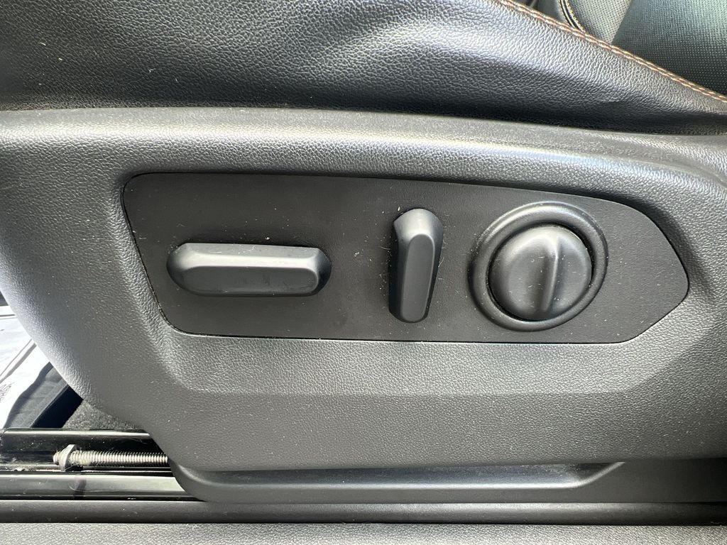 Used 2020 Blue GMC AT4 image 18
