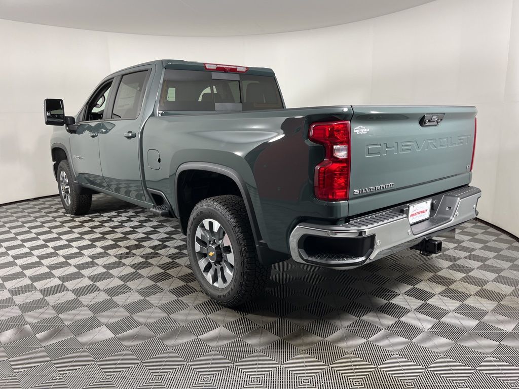 2025 Chevrolet Silverado 2500 LT 18