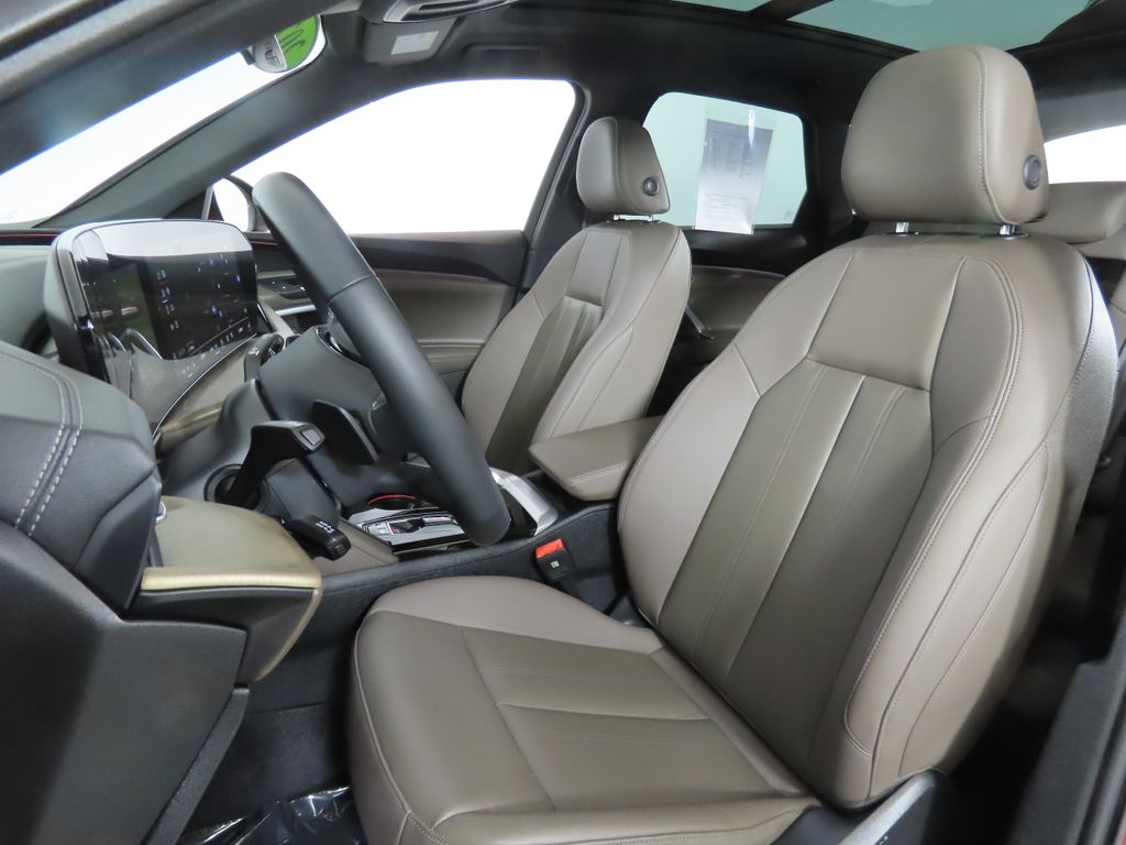 Thumbnail: 2025 Audi Q5 - 30