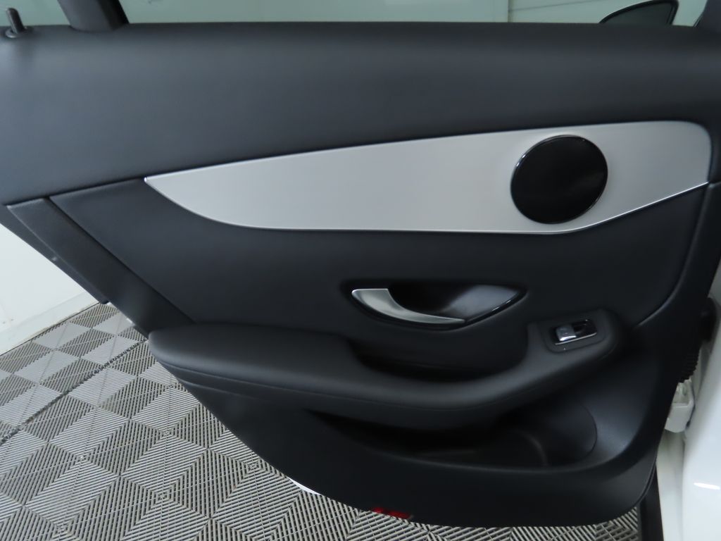 Thumbnail: 2022 Mercedes-Benz GLC - 26