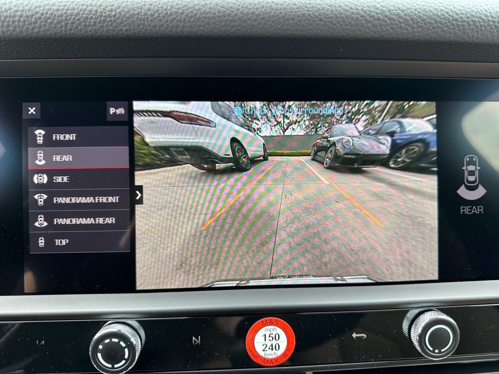 Thumbnail: 2026 Porsche Macan - 32