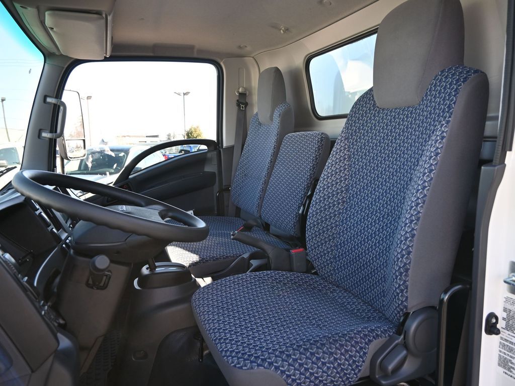 2024 Isuzu NPR HD 
