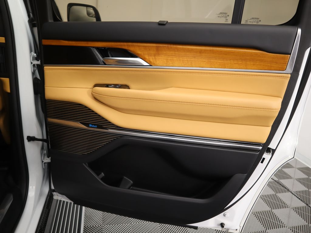 Thumbnail: 2022 Jeep Grand Wagoneer - 29