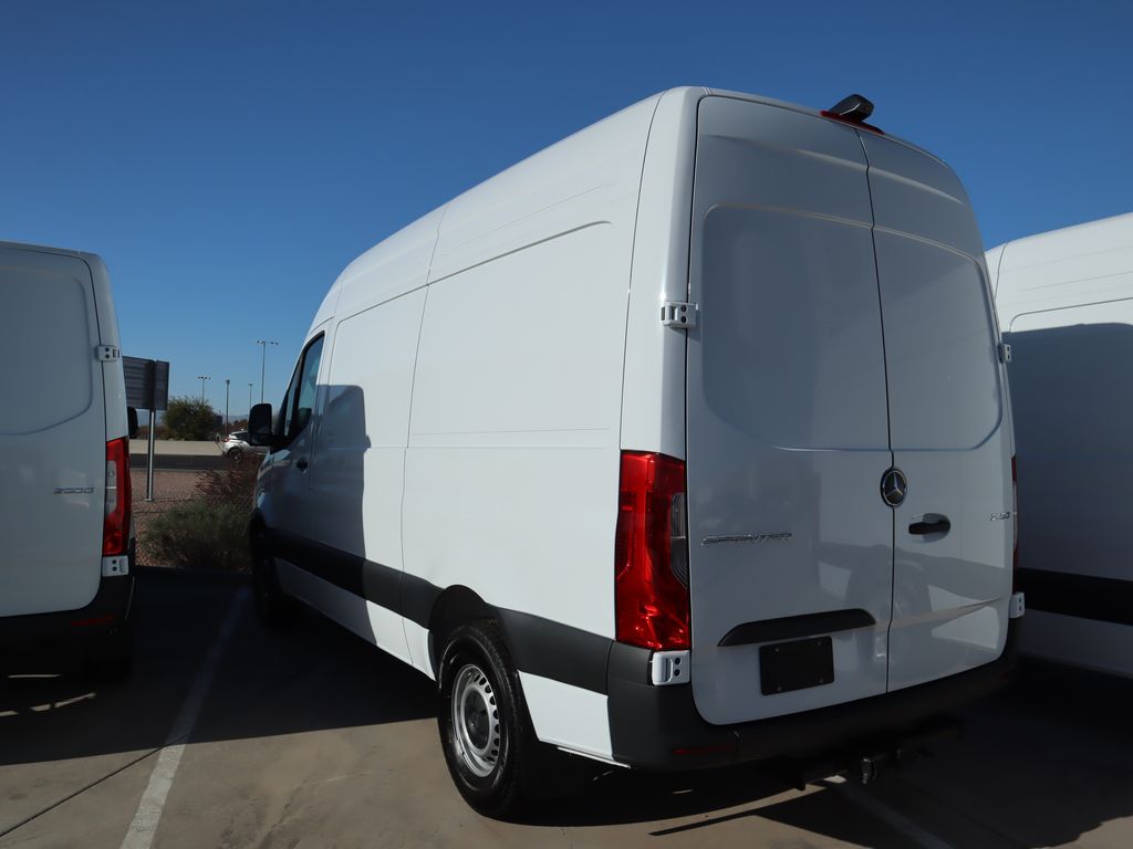 2025 Mercedes-Benz Sprinter 2500 7