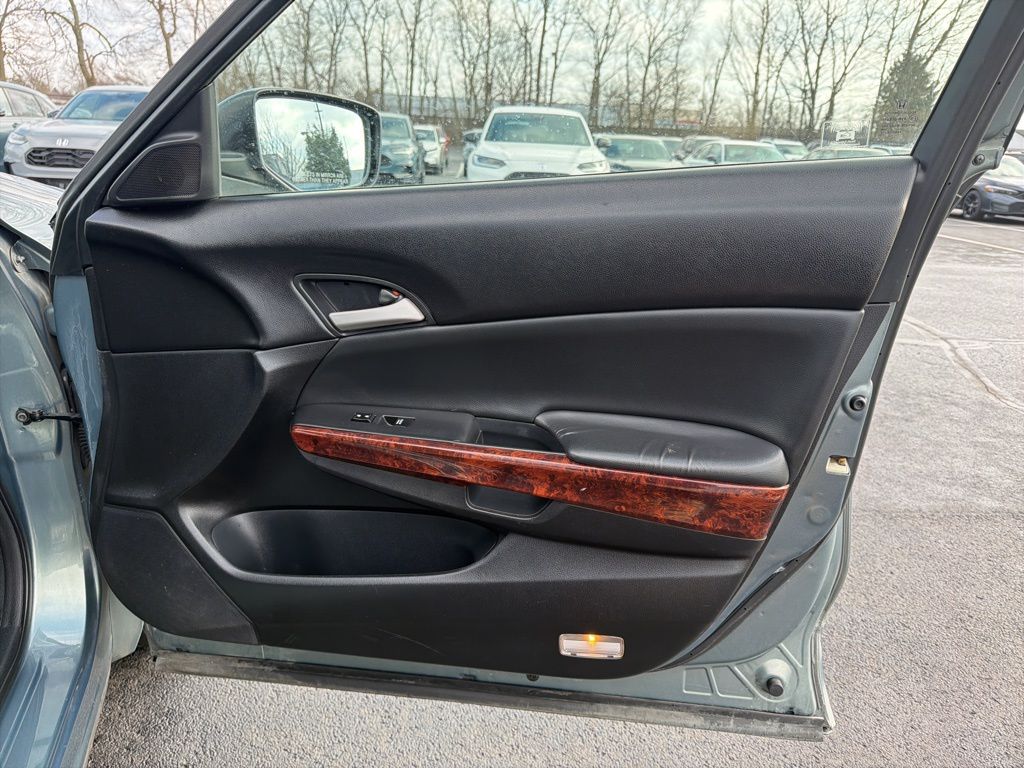 Thumbnail: 2012 Honda Crosstour - 26