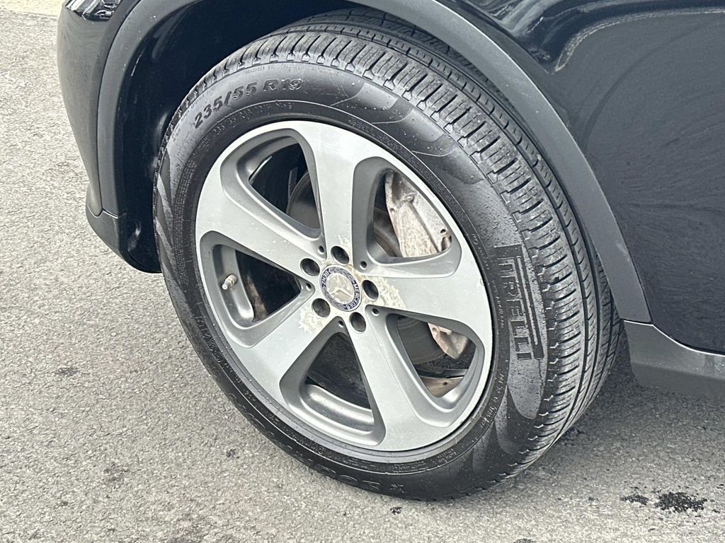 Thumbnail: 2016 Mercedes-Benz GLC - 15