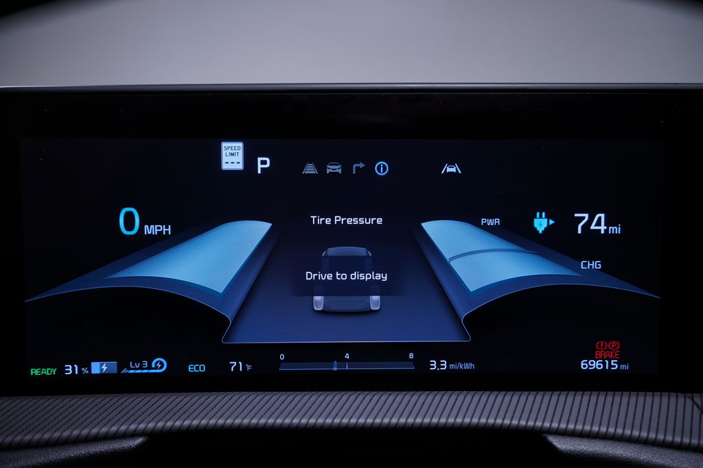 Thumbnail: 2022 Kia EV6 - 22