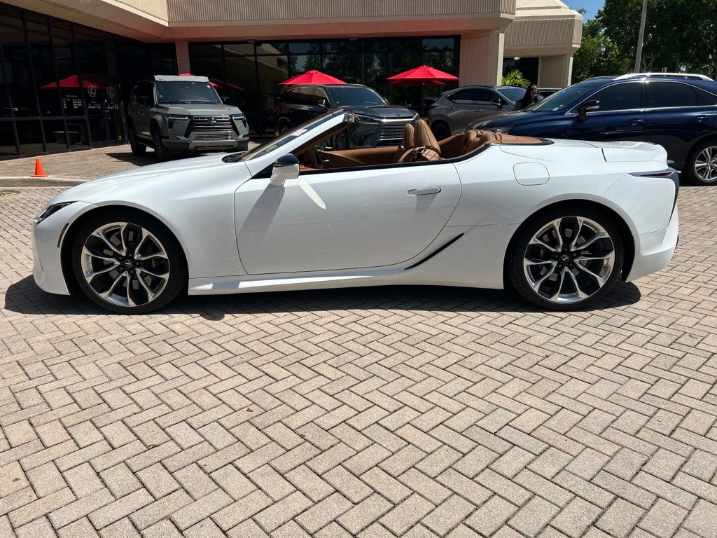Used 2021 White Lexus 500 image 6