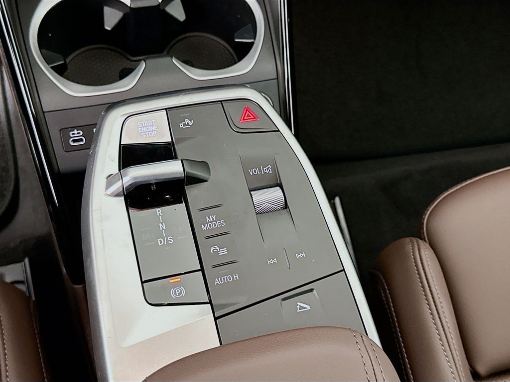 Thumbnail: 2025 BMW X1 - 15