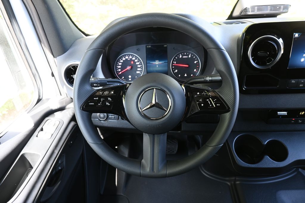 2025 Mercedes-Benz Sprinter 2500 19