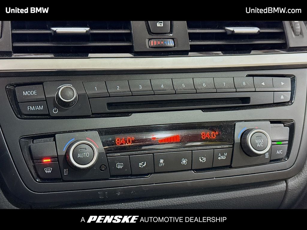 Thumbnail: 2015 BMW 3 Series - 10