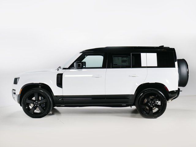 New 2026 White Land Rover X-Dynamic SE image 6