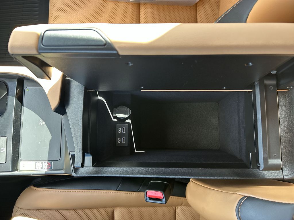 Thumbnail: 2025 Lexus ES - 18