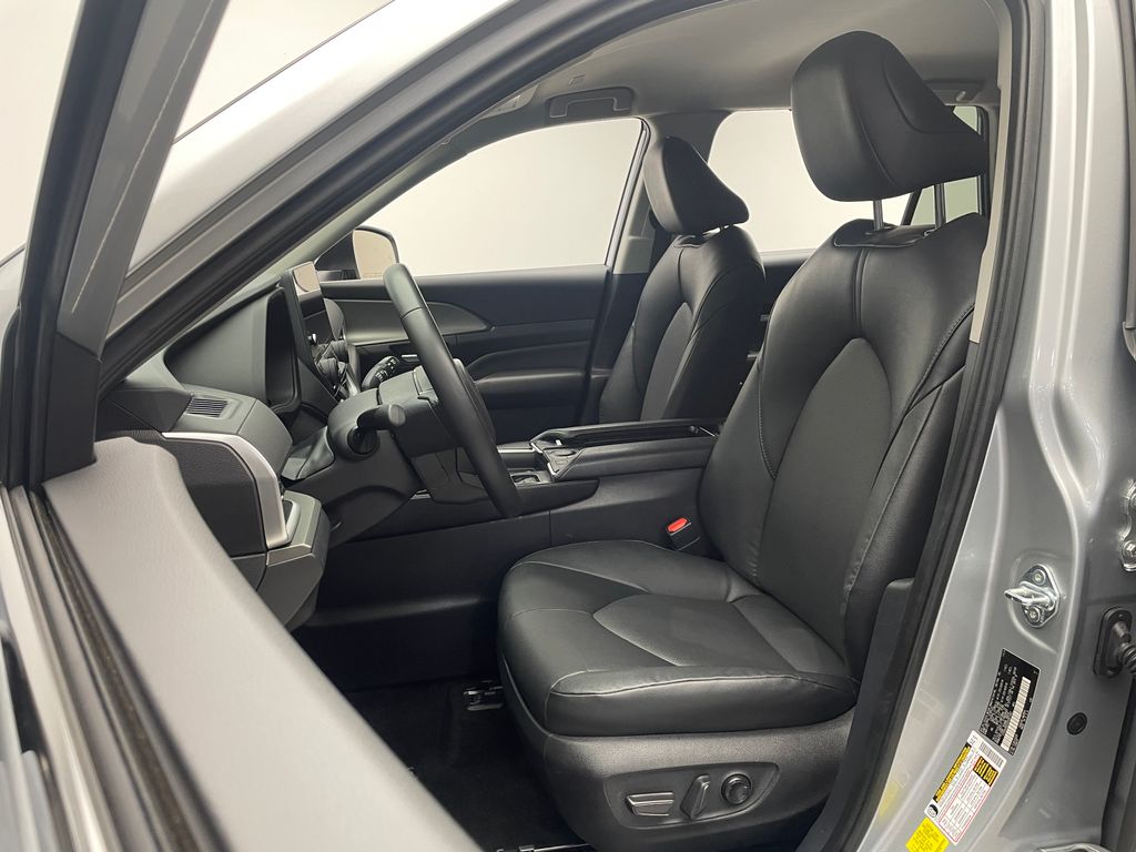 Thumbnail: 2024 Toyota Grand Highlander - 13