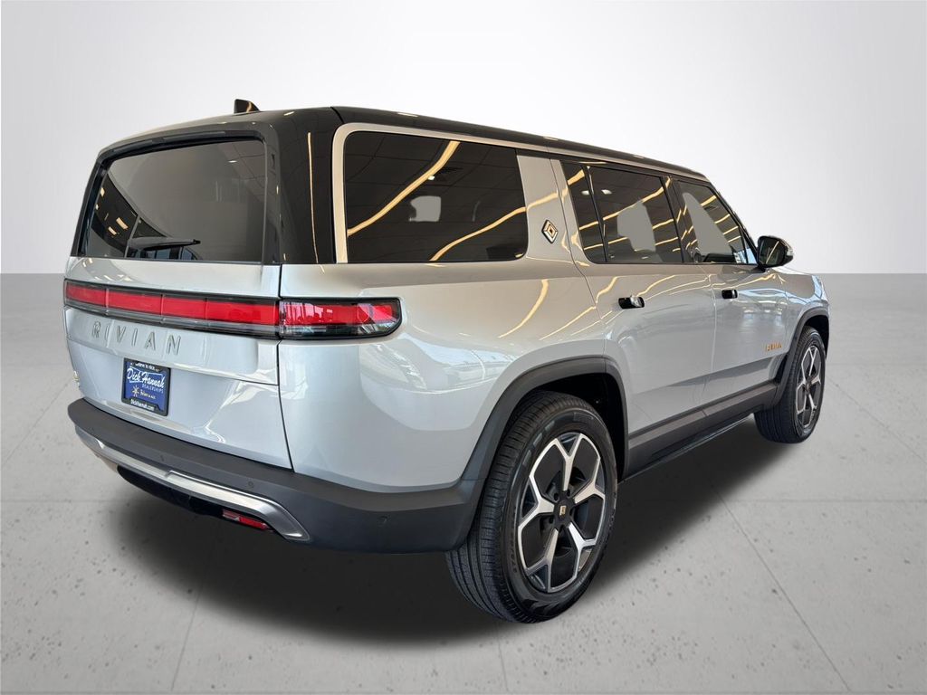 2024 Rivian R1S Adventure