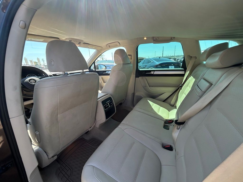 2013 Volkswagen Touareg VR6 Sport 7