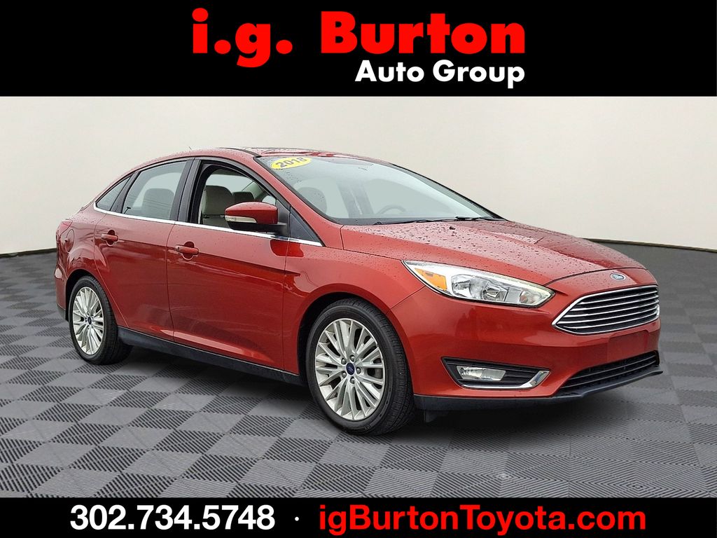 Hot Pepper Red Metallic Tinted Clearcoat 2018 Ford Focus Titanium Sedan Front-Wheel Drive 6-Speed Automatic