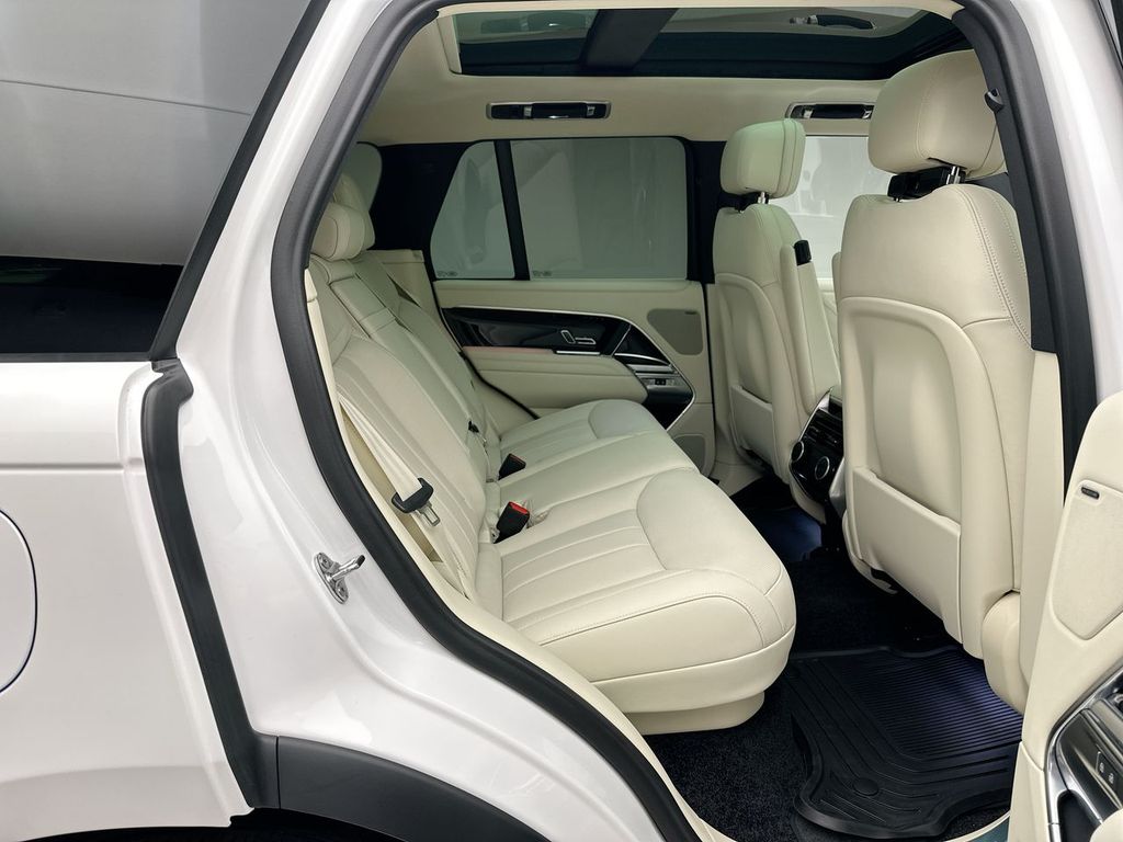 Thumbnail: 2025 Land Rover Range Rover - 5