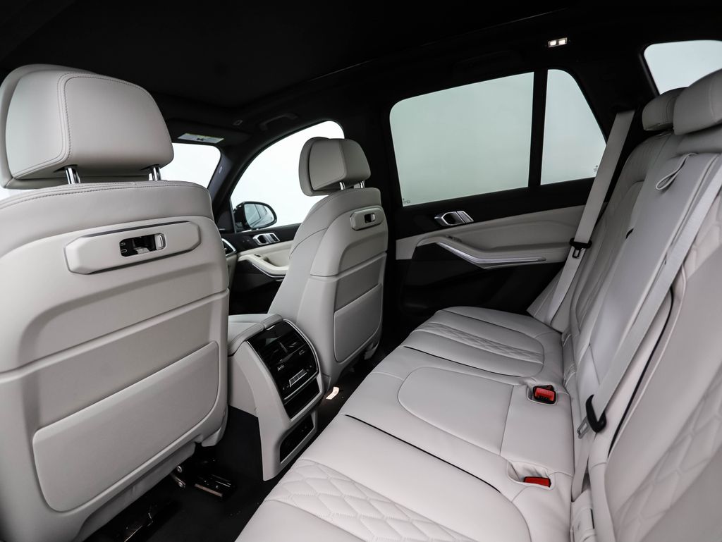 Thumbnail: 2026 BMW X5 - 21