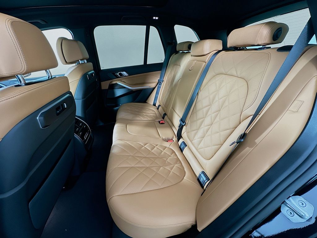 Thumbnail: 2026 BMW X5 - 17