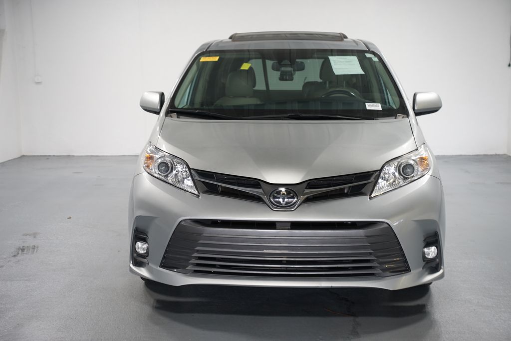 Thumbnail: 2020 Toyota Sienna - 2