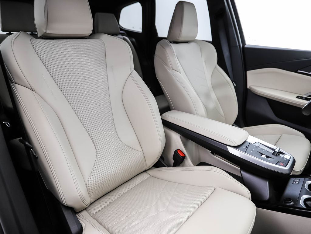 Thumbnail: 2025 BMW X1 - 32