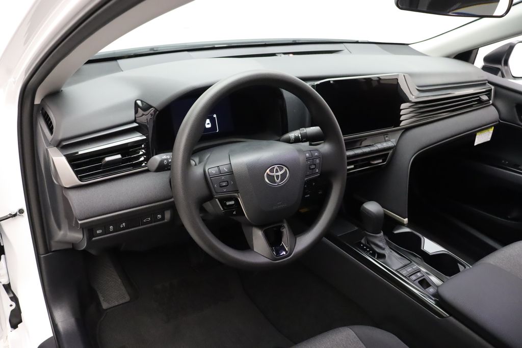 2025 Toyota Camry LE 15