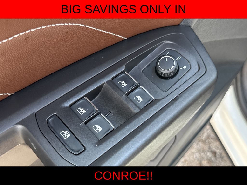 2022 Volkswagen Atlas 3.6L V6 SE w/Technology White at South Houston Nissan