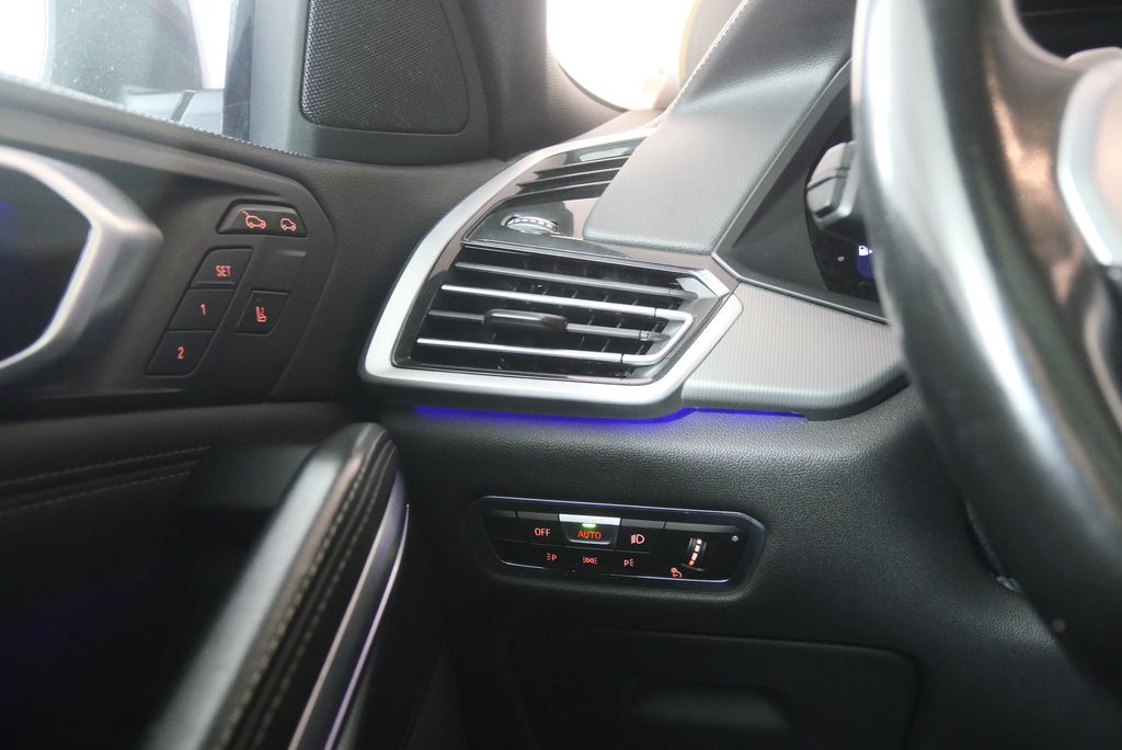 Thumbnail: 2022 BMW X6 - 21