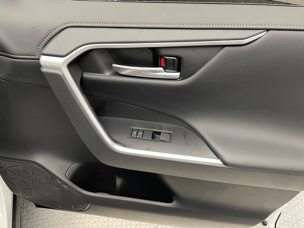 Thumbnail: 2025 Toyota RAV4 - 15