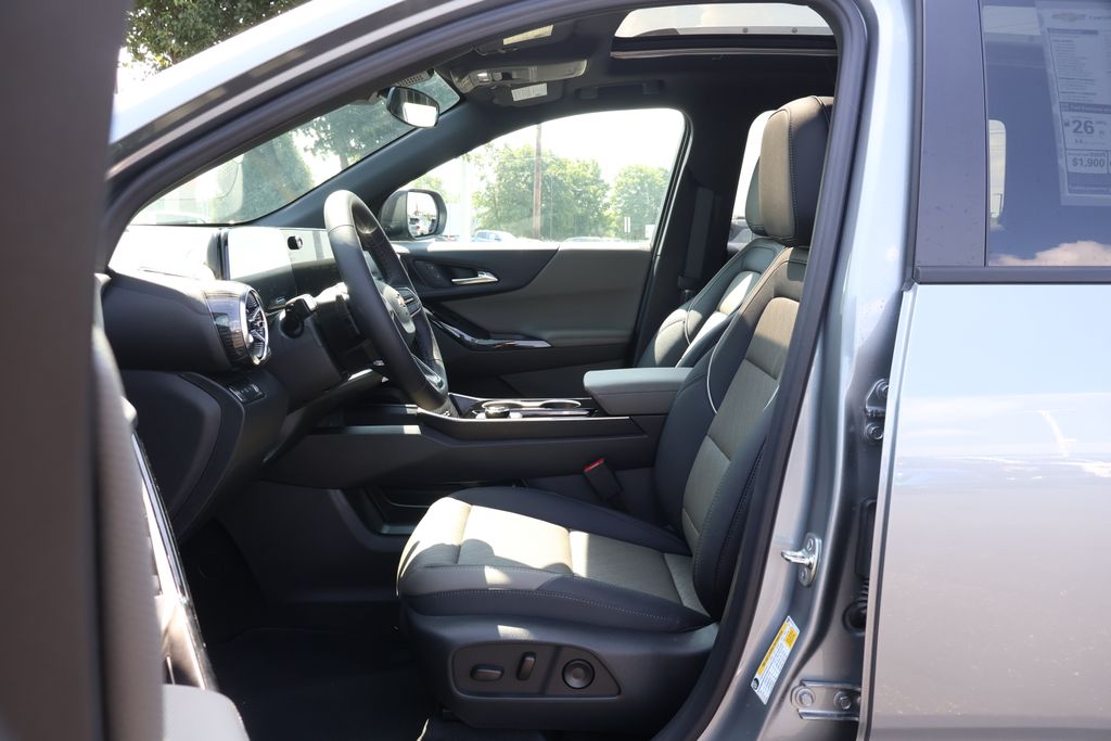 Thumbnail: 2026 Chevrolet Equinox - 14