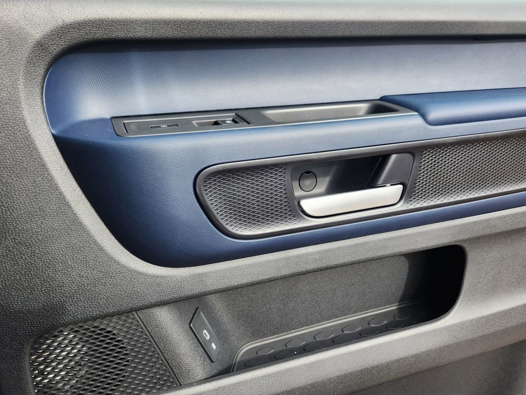 2025 Volkswagen ID. Buzz PRO S - Photo 17