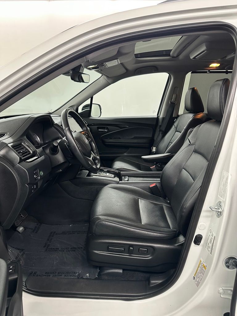 used 2022 Honda Pilot car, priced at $34,985