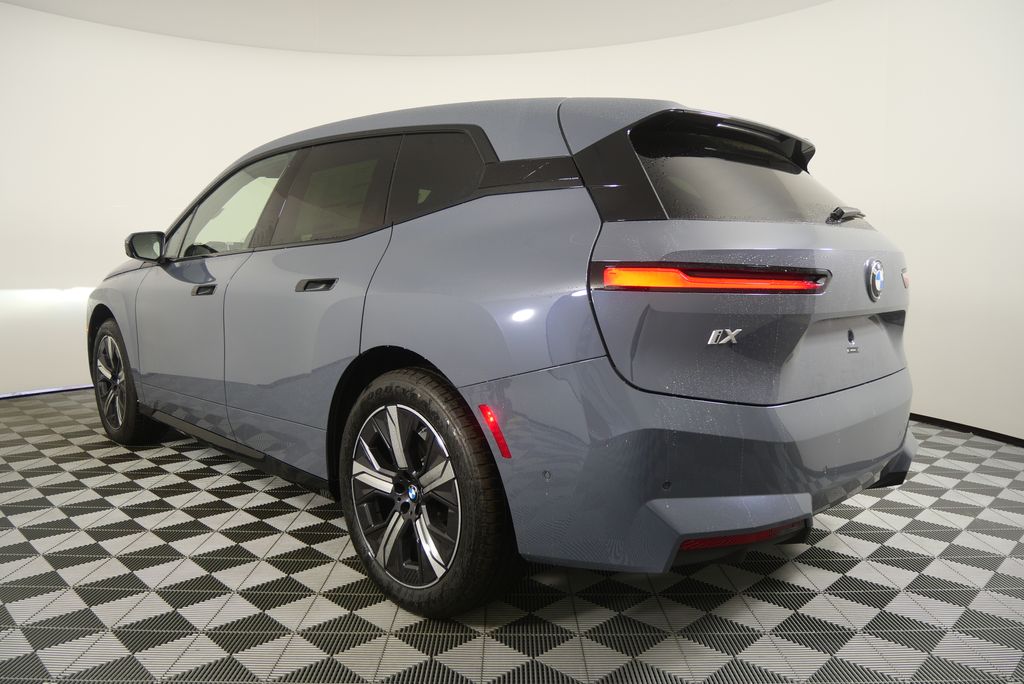 Thumbnail: 2026 BMW iX - 5