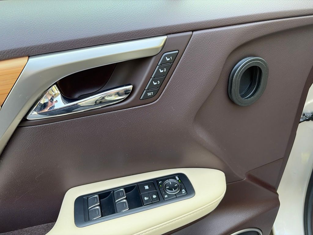 Used 2019 Beige Lexus 350 image 14