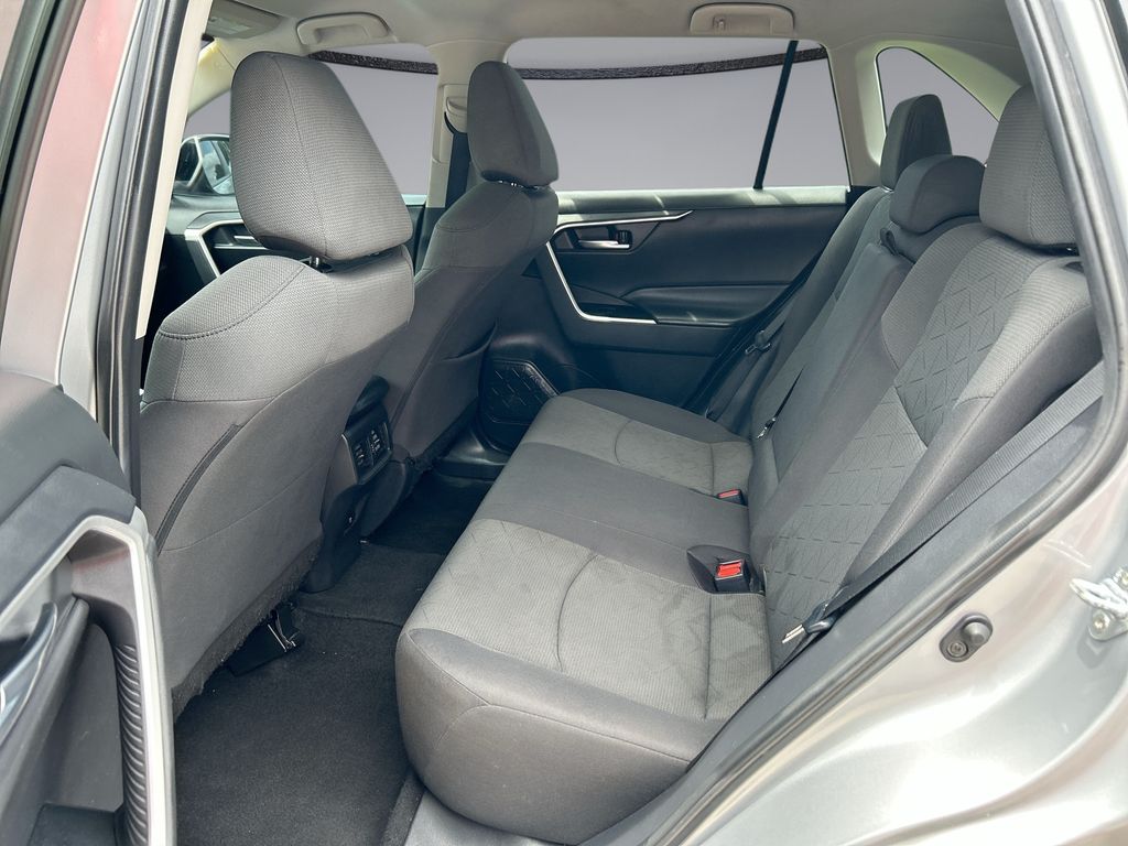 Thumbnail: 2021 Toyota RAV4 - 29