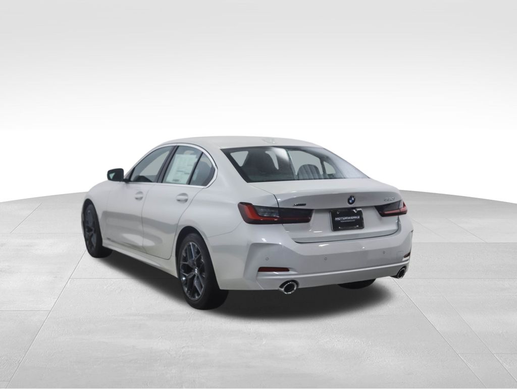Thumbnail: 2025 BMW 3 Series - 4