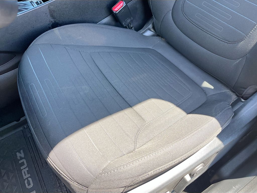 Used 2024 Black Hyundai SEL image 19