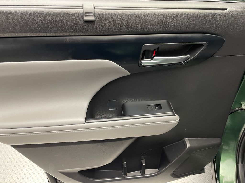 2023 Toyota Highlander XLE 15