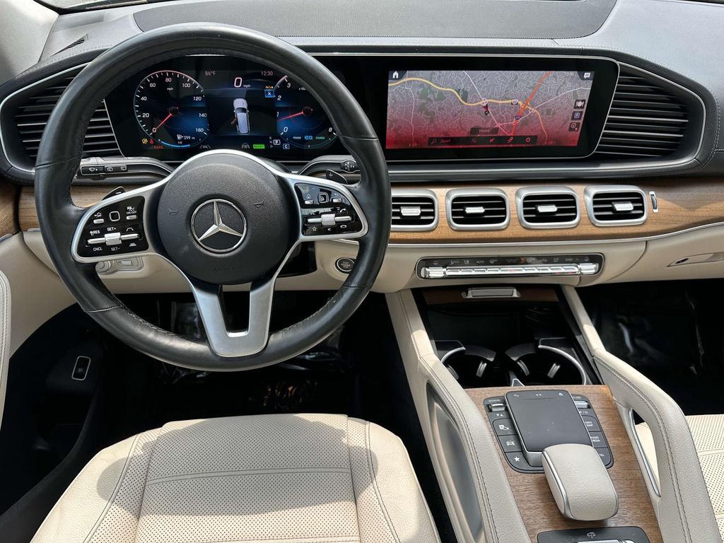 2022 Mercedes-Benz GLS 450 4MATIC 8
