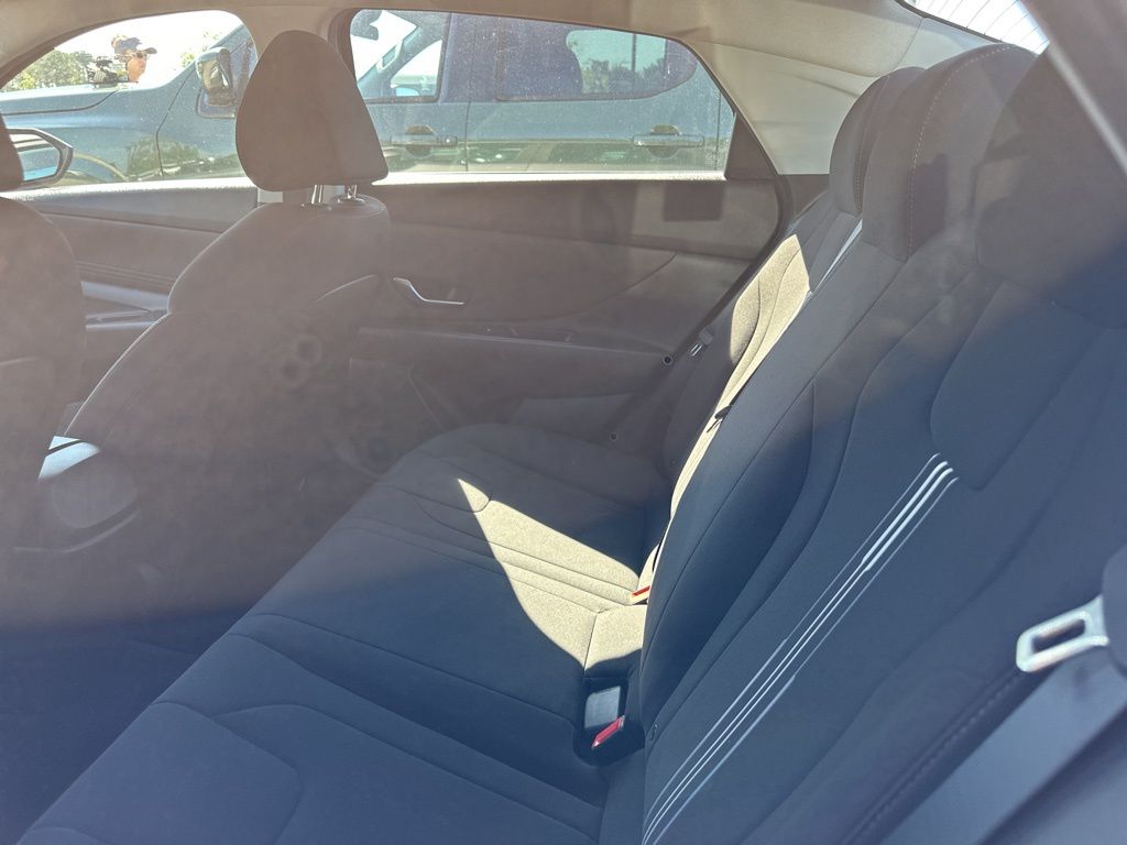 2023 Fluid Metal Hyundai Elantra SEL FWD Sedan