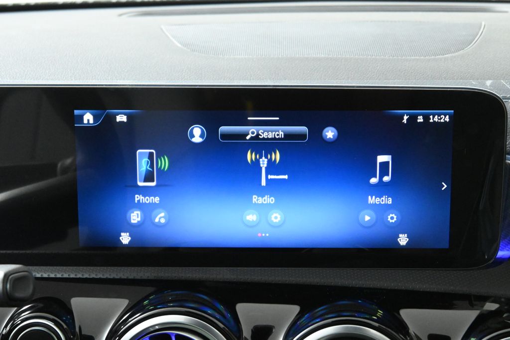 Thumbnail: 2025 Mercedes-Benz CLA - 17