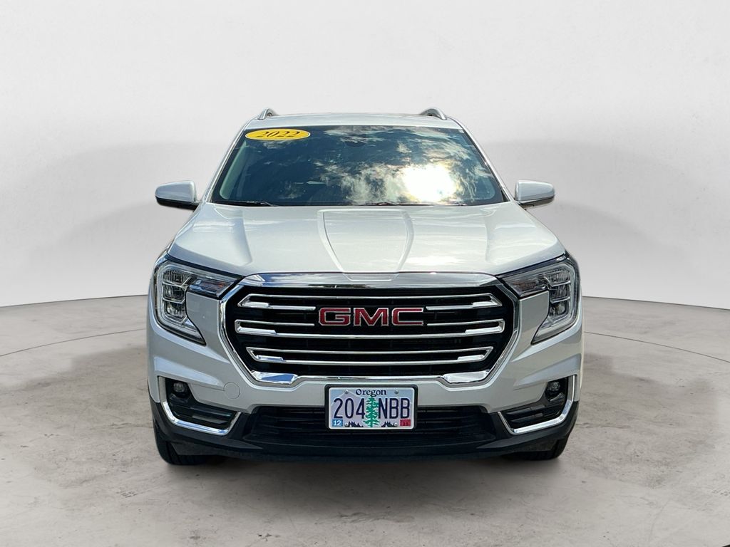 Used 2022 Silver GMC SLT image 2