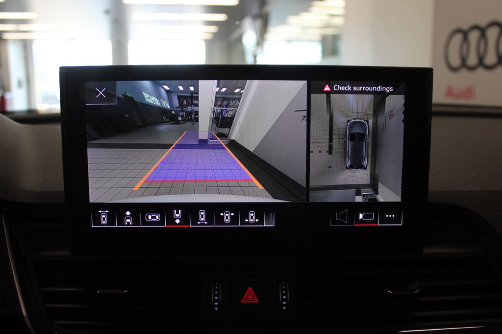 Thumbnail: 2023 Audi Q5 - 21