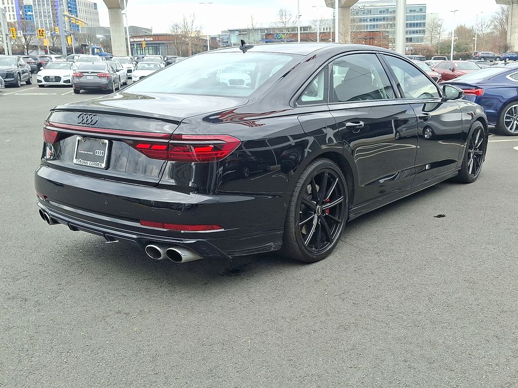 Thumbnail: 2022 Audi S8 - 4